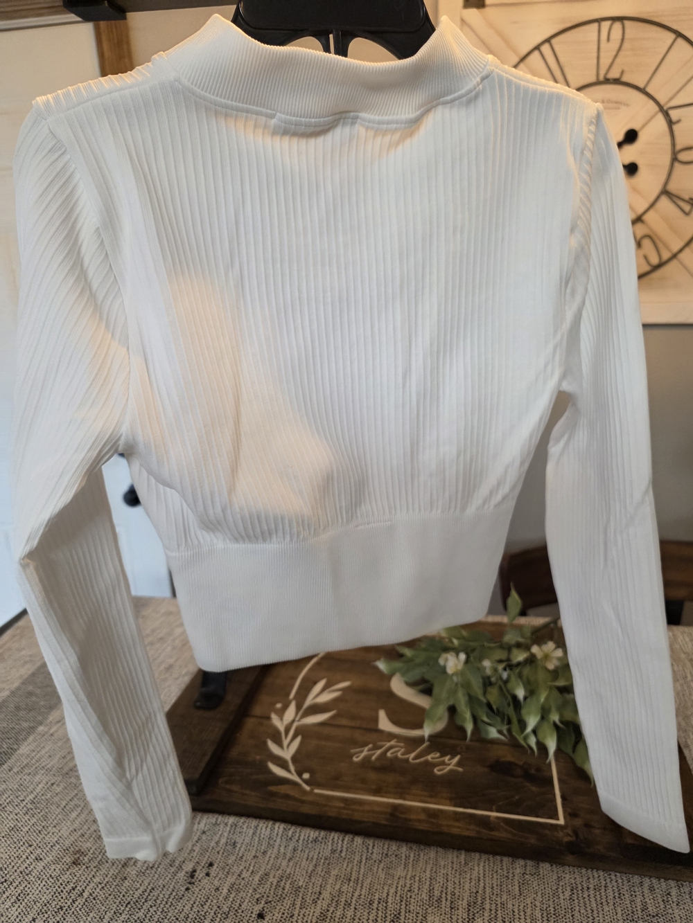 ALO Yoga White Ribbed Zip-Up Cropped Hoodie - Gem